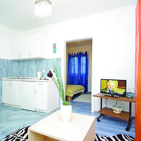 公寓 Apartments Makarska 马卡尔斯卡