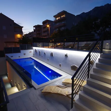 Apartments Makarska *