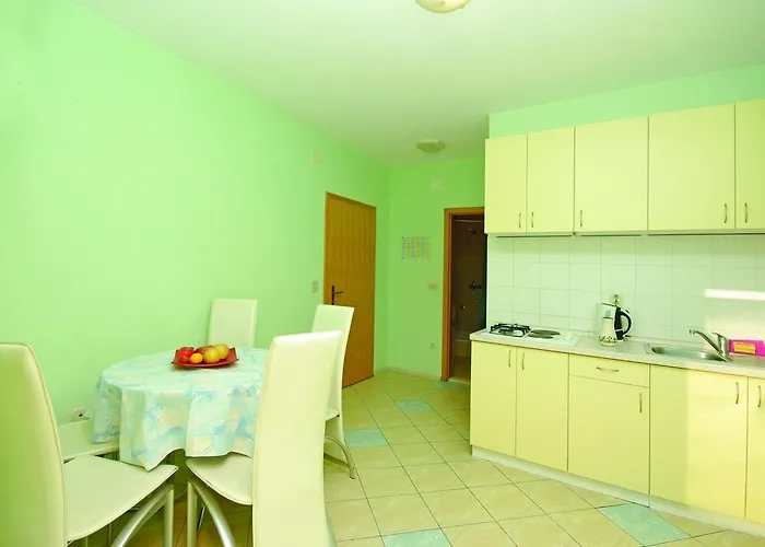 Apartments Makarska 公寓