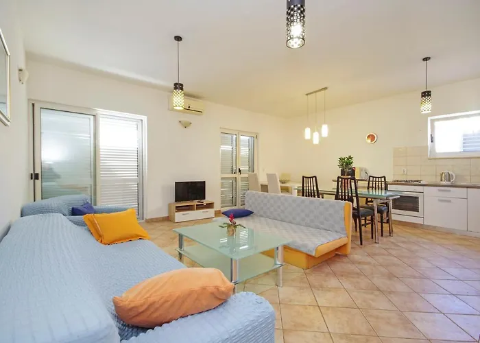 公寓 Apartments Makarska 马卡尔斯卡