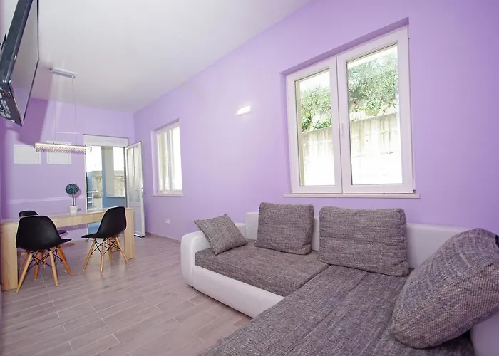 Apartments Makarska 马卡尔斯卡